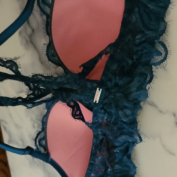 Bra - Picture 3 of 4